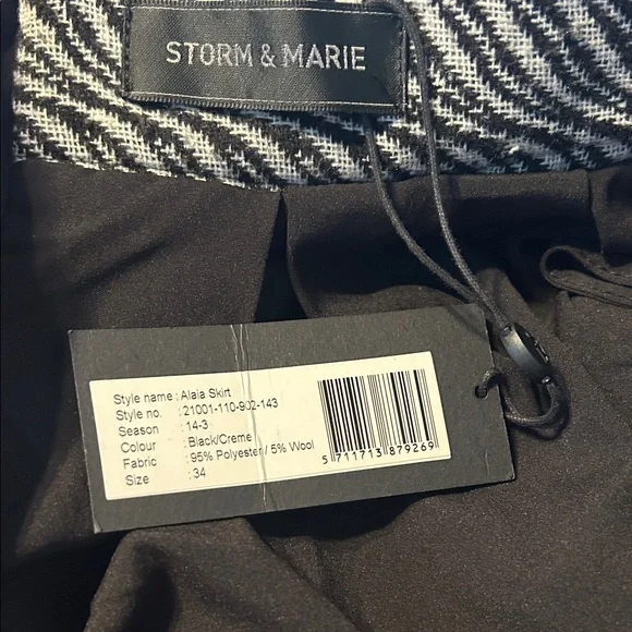 Elegant Black and White A-Line Skirt - Picture 7 of 9